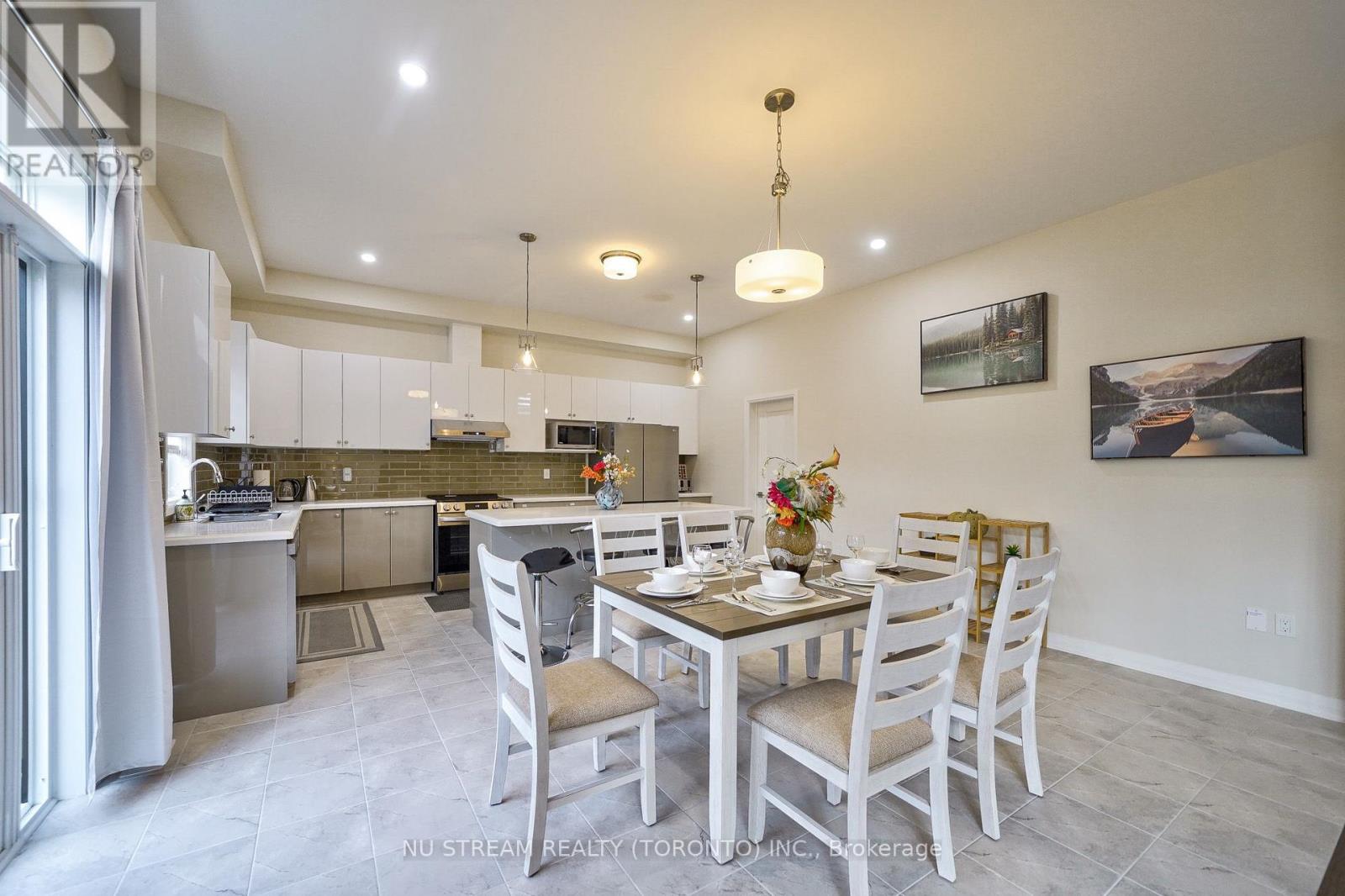 3185 Searidge Street, Severn (West Shore), Ontario  L3V 8R1 - Photo 11 - S13622172
