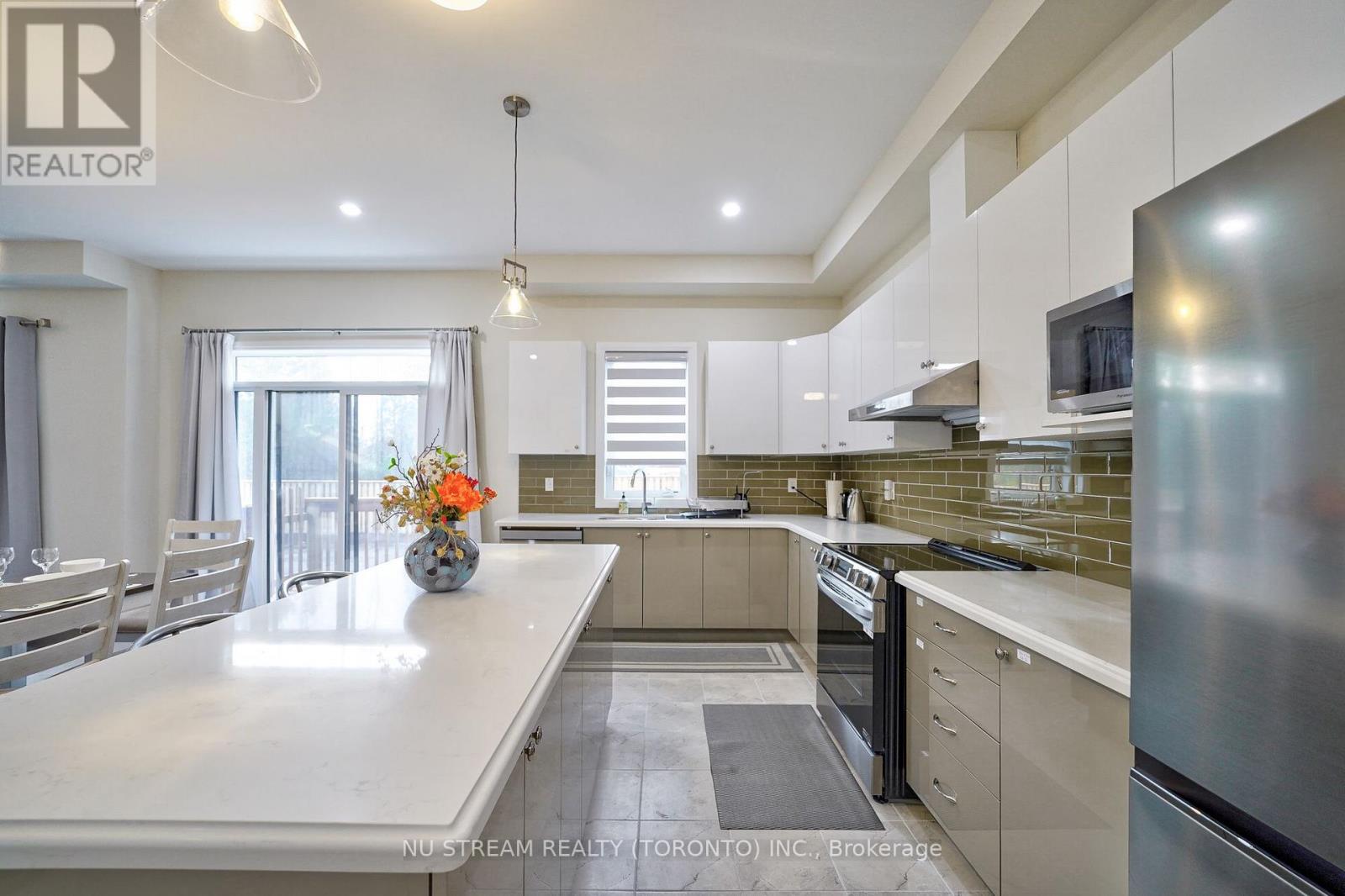3185 Searidge Street, Severn (West Shore), Ontario  L3V 8R1 - Photo 14 - S13622172