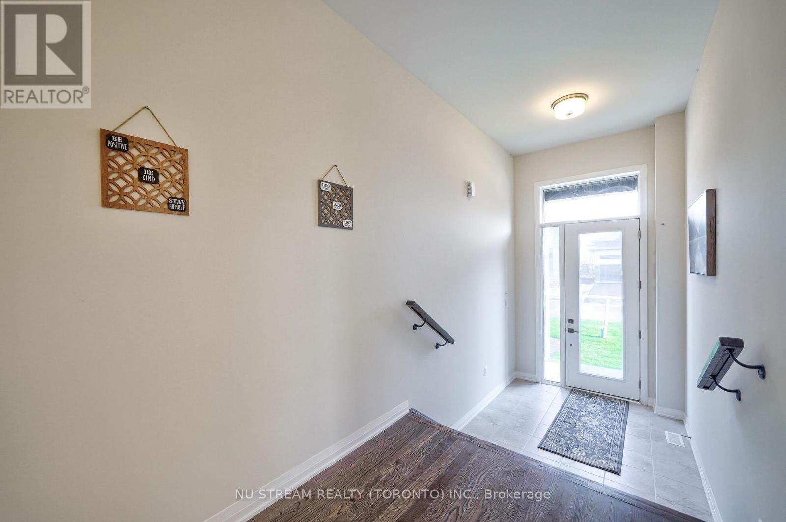 3185 Searidge Street, Severn (West Shore), Ontario  L3V 8R1 - Photo 5 - S13622172