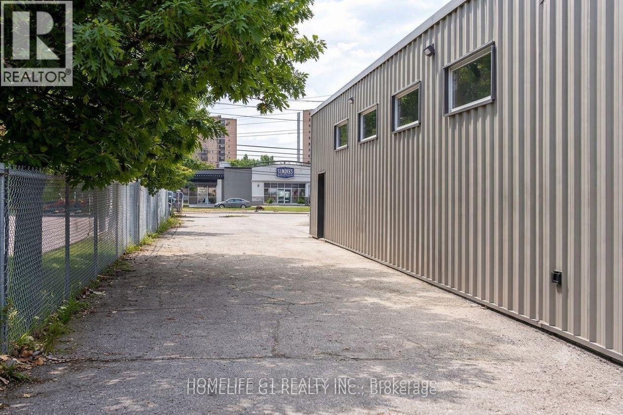 284 Adelaide Street S, London South, Ontario  N5Z 3L1 - Photo 3 - X13574076