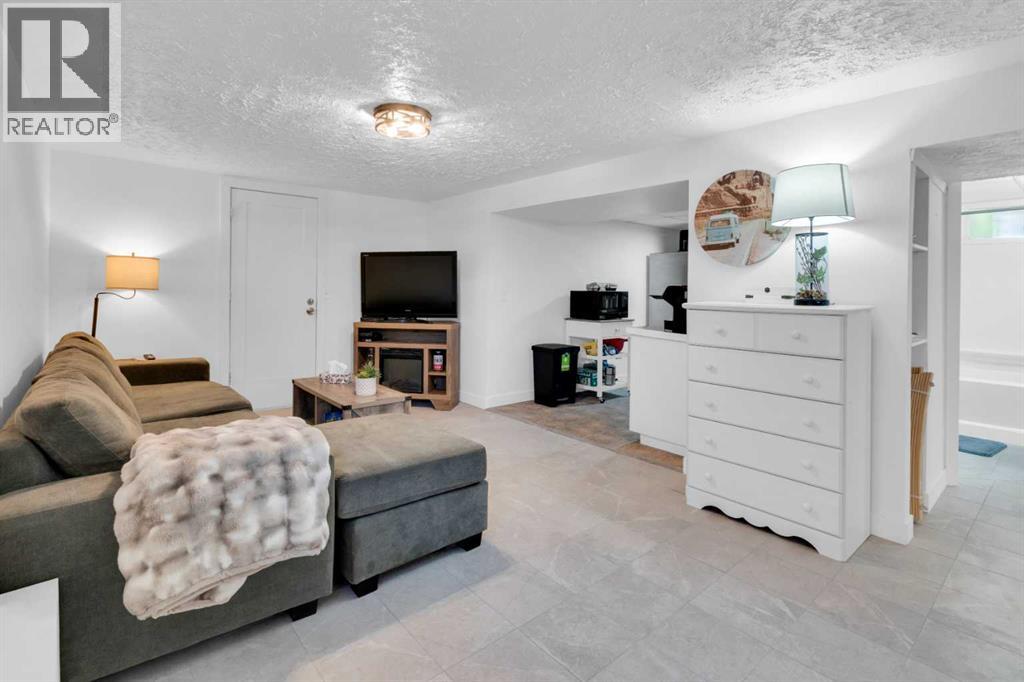 2231 39 Street SE, Calgary, Alberta  T2B 1A6 - Photo 15 - A2311795