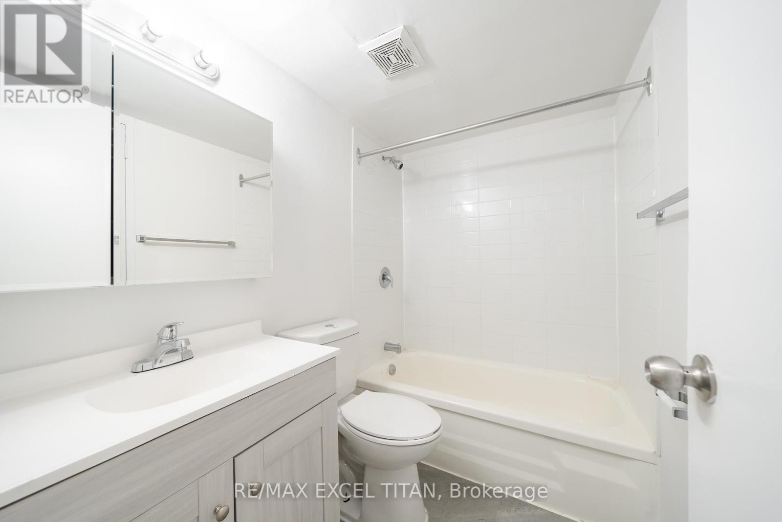 B101 - 2255 Weston Road, Toronto, Ontario  M9N 1Y5 - Photo 9 - W13622150