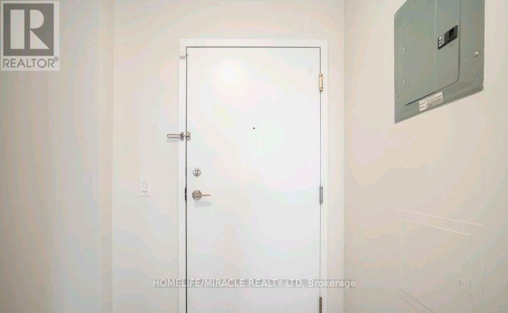 2203 - 6 Dayspring Circle, Brampton, Ontario  L6P 2Z6 - Photo 4 - W13622166