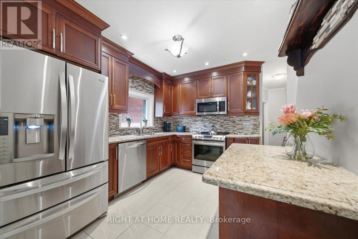 188 Queens Avenue, Toronto, Ontario  M8V 2N9 - Photo 10 - W13622256