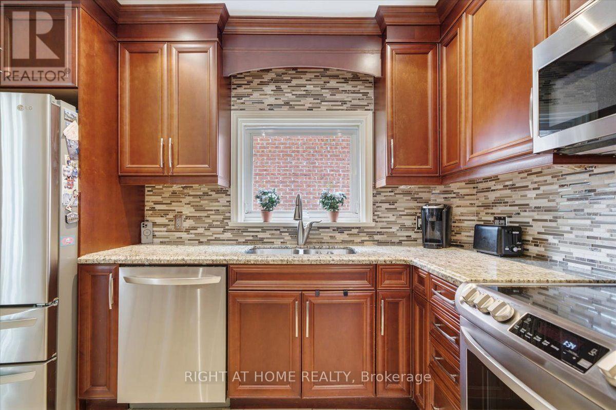 188 Queens Avenue, Toronto, Ontario  M8V 2N9 - Photo 12 - W13622256