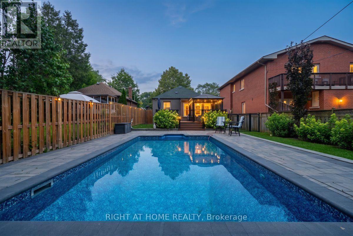188 Queens Avenue, Toronto, Ontario  M8V 2N9 - Photo 2 - W13622256