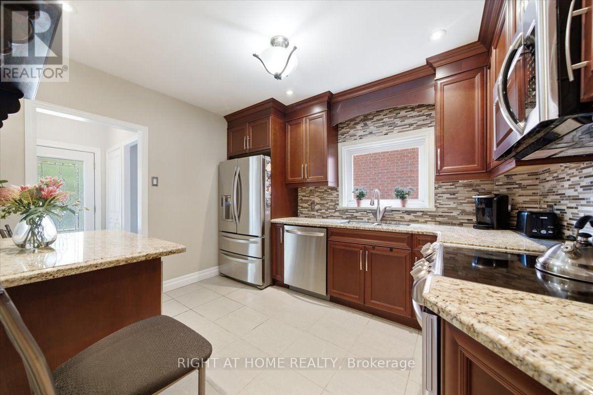 188 Queens Avenue, Toronto, Ontario  M8V 2N9 - Photo 9 - W13622256