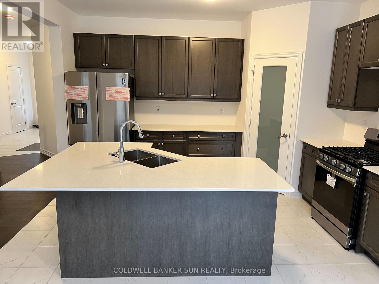 234 Longboat Run W, Brantford, Ontario  N3T 0X1 - Photo 2 - X13622302