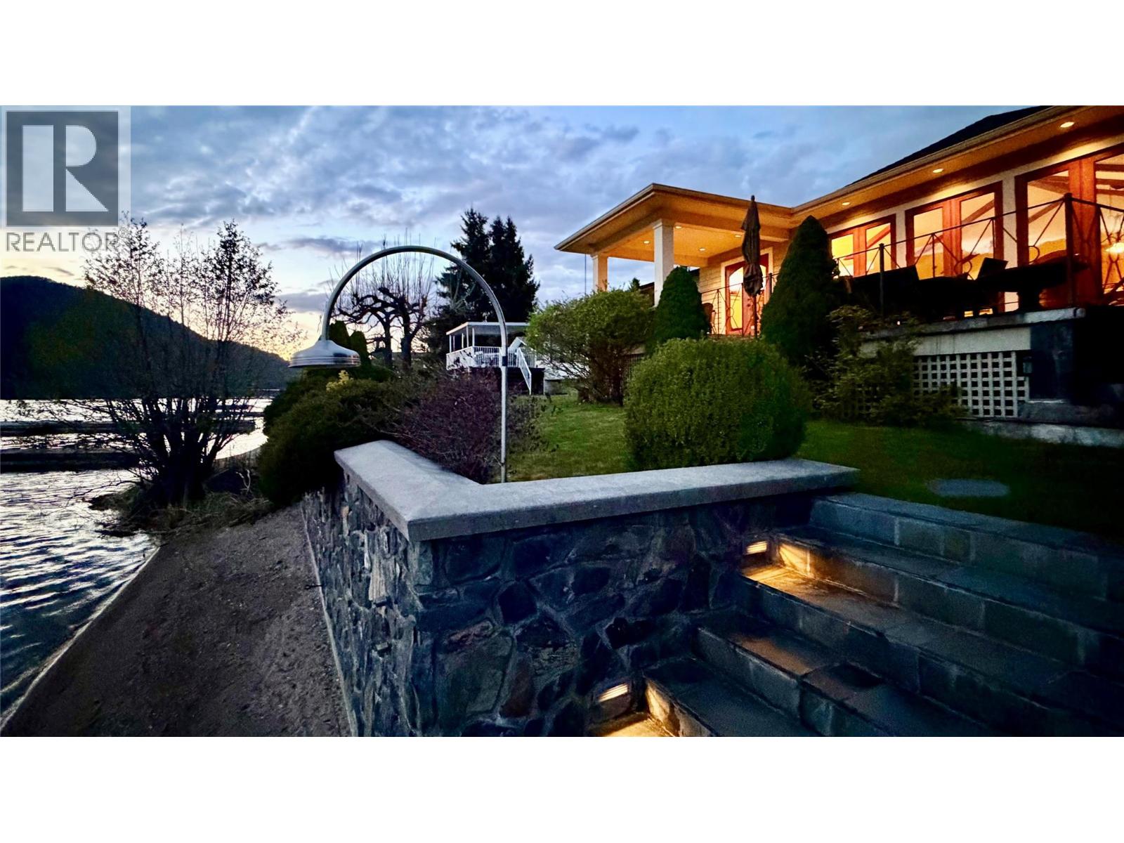 1991 Kelly Court, Christina Lake, British Columbia  V0H 1E2 - Photo 18 - 10384898