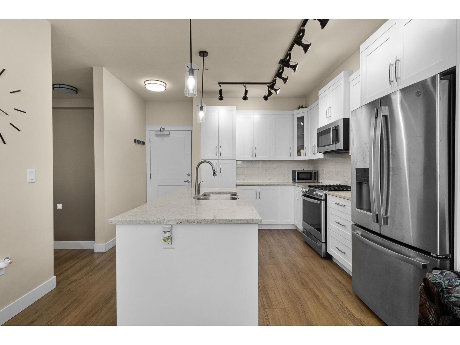 612 11077 Ravine Road, Surrey, British Columbia  V3T 0R7 - Photo 2 - R3150533