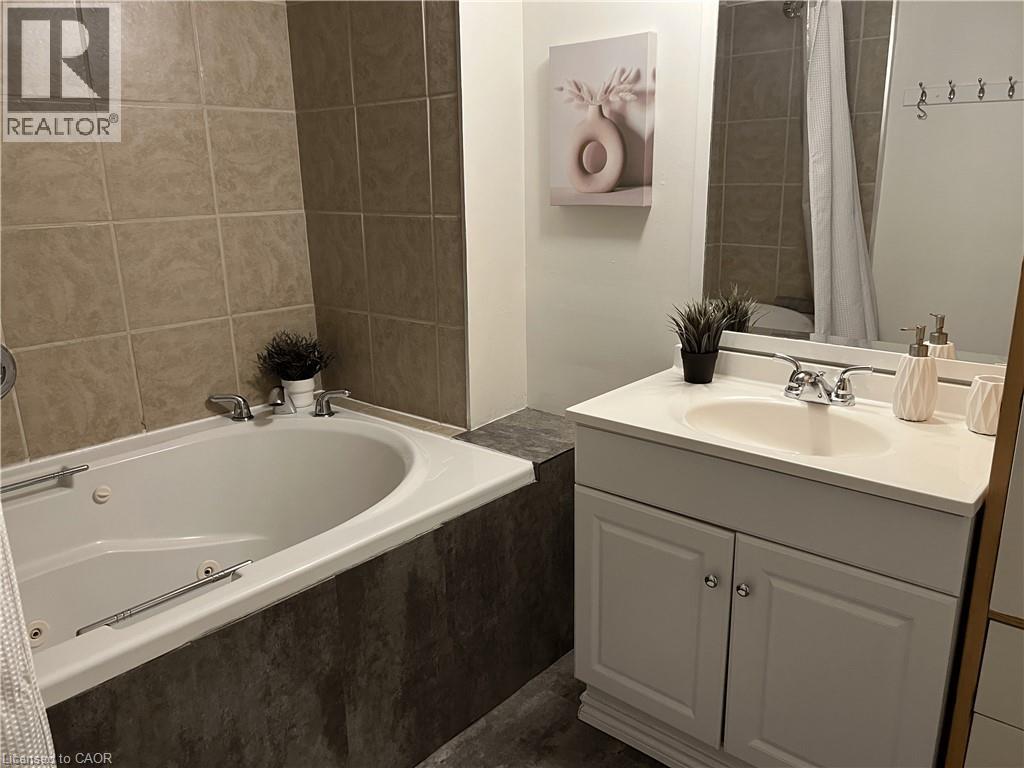 4 Sunning Hill Avenue Unit# Lower, Hamilton, Ontario  L8T 4Z1 - Photo 12 - 40852321