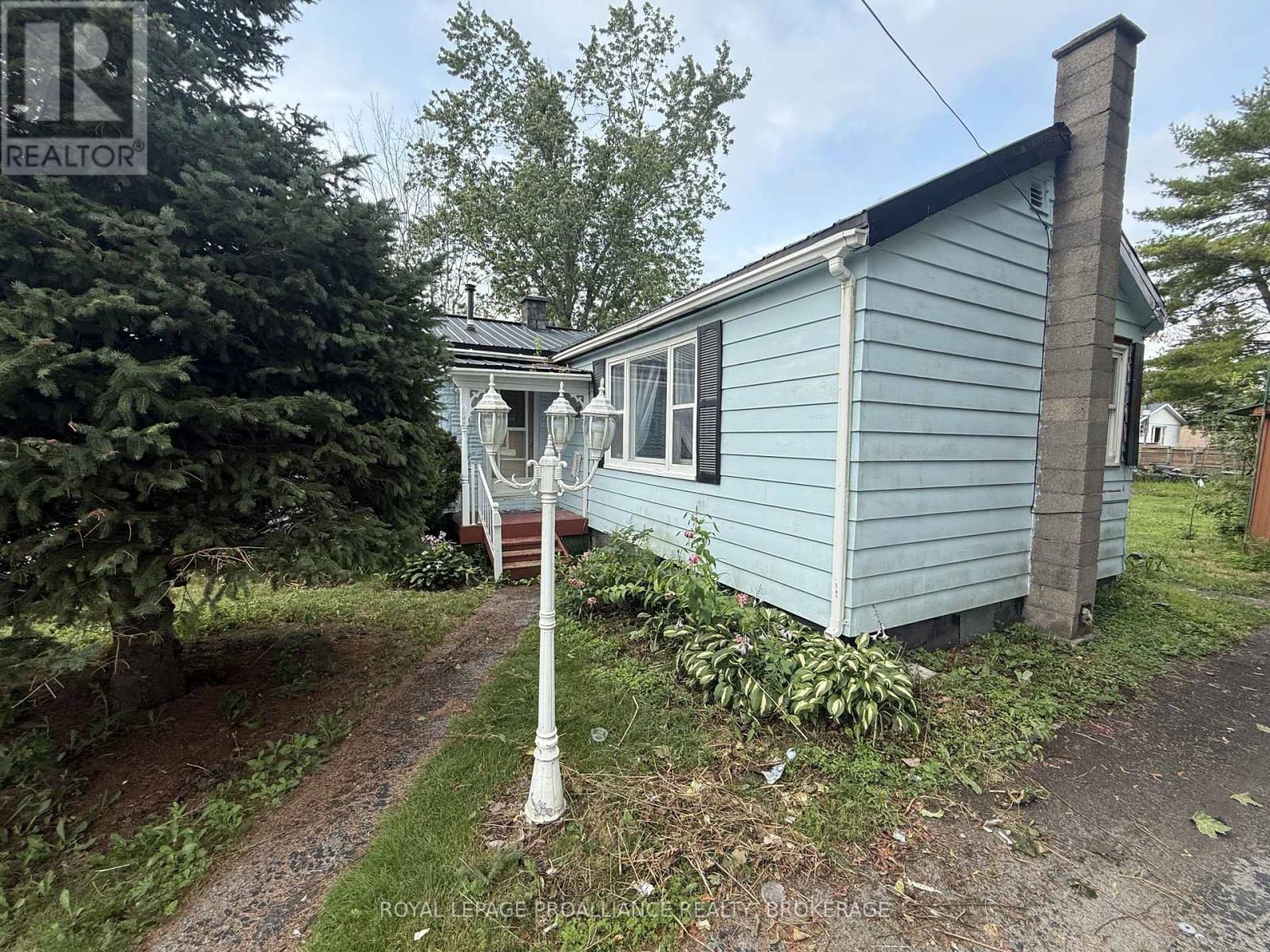10 Potter Drive, Loyalist, Ontario  K0H 2H0 - Photo 2 - X13622354
