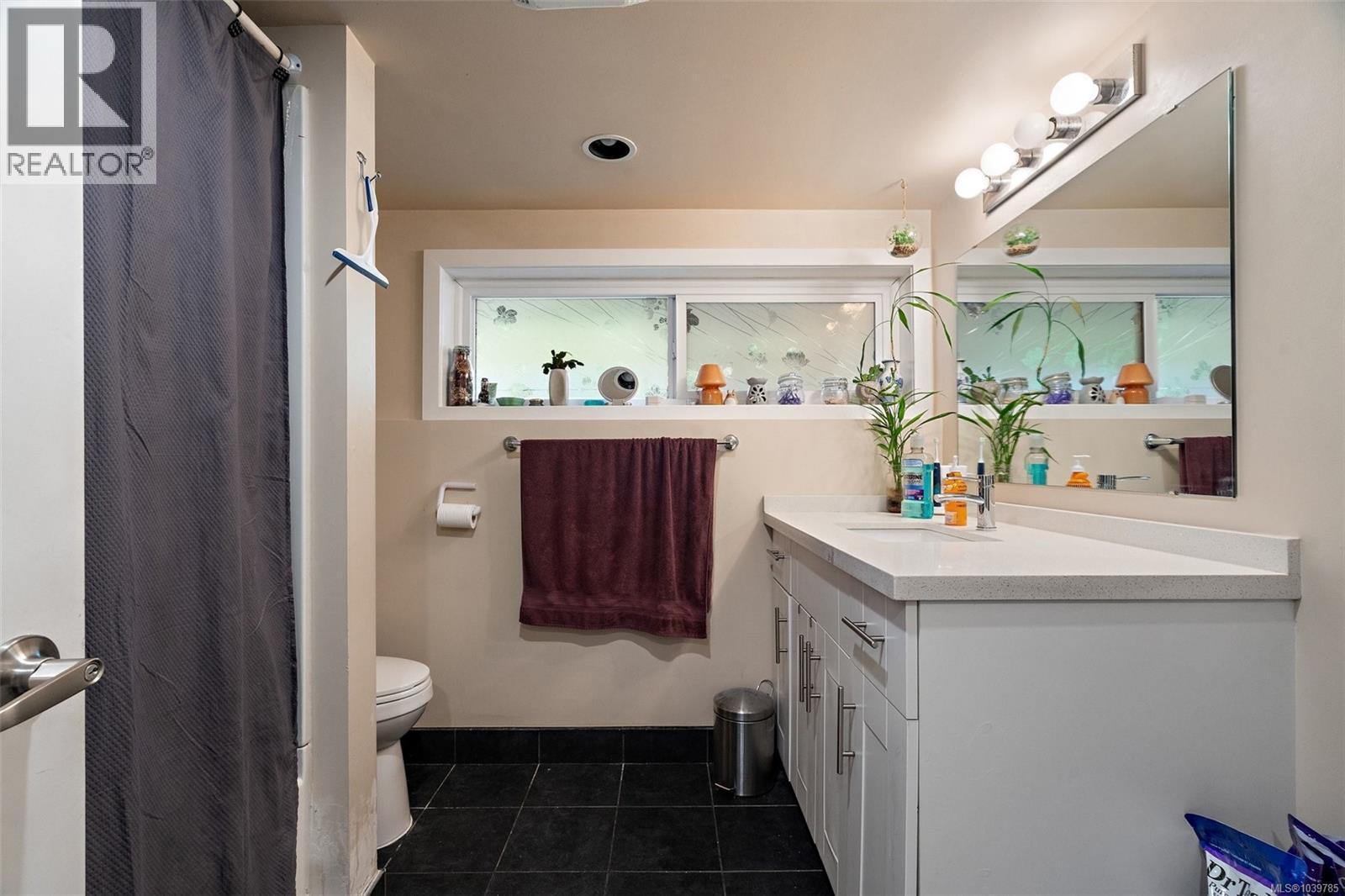 B 4450 Tyndall Ave, Saanich, British Columbia  V8N 3S1 - Photo 56 - 1039785