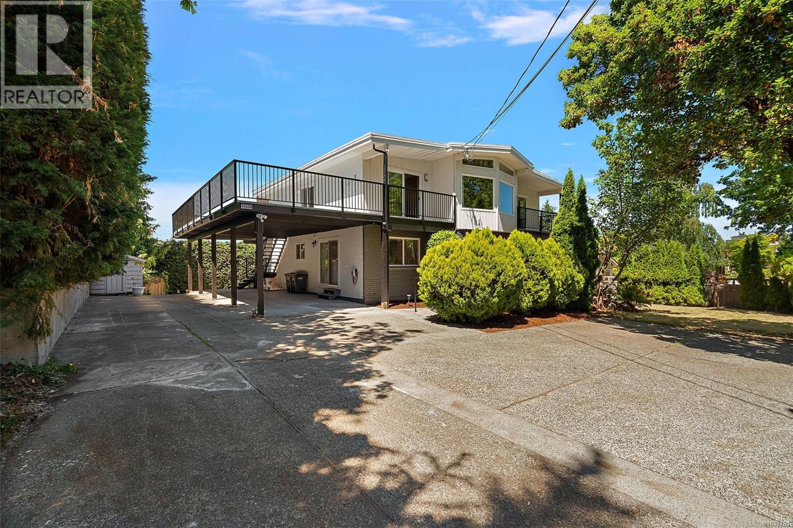 B 4450 Tyndall Ave, Saanich, British Columbia  V8N 3S1 - Photo 48 - 1039785