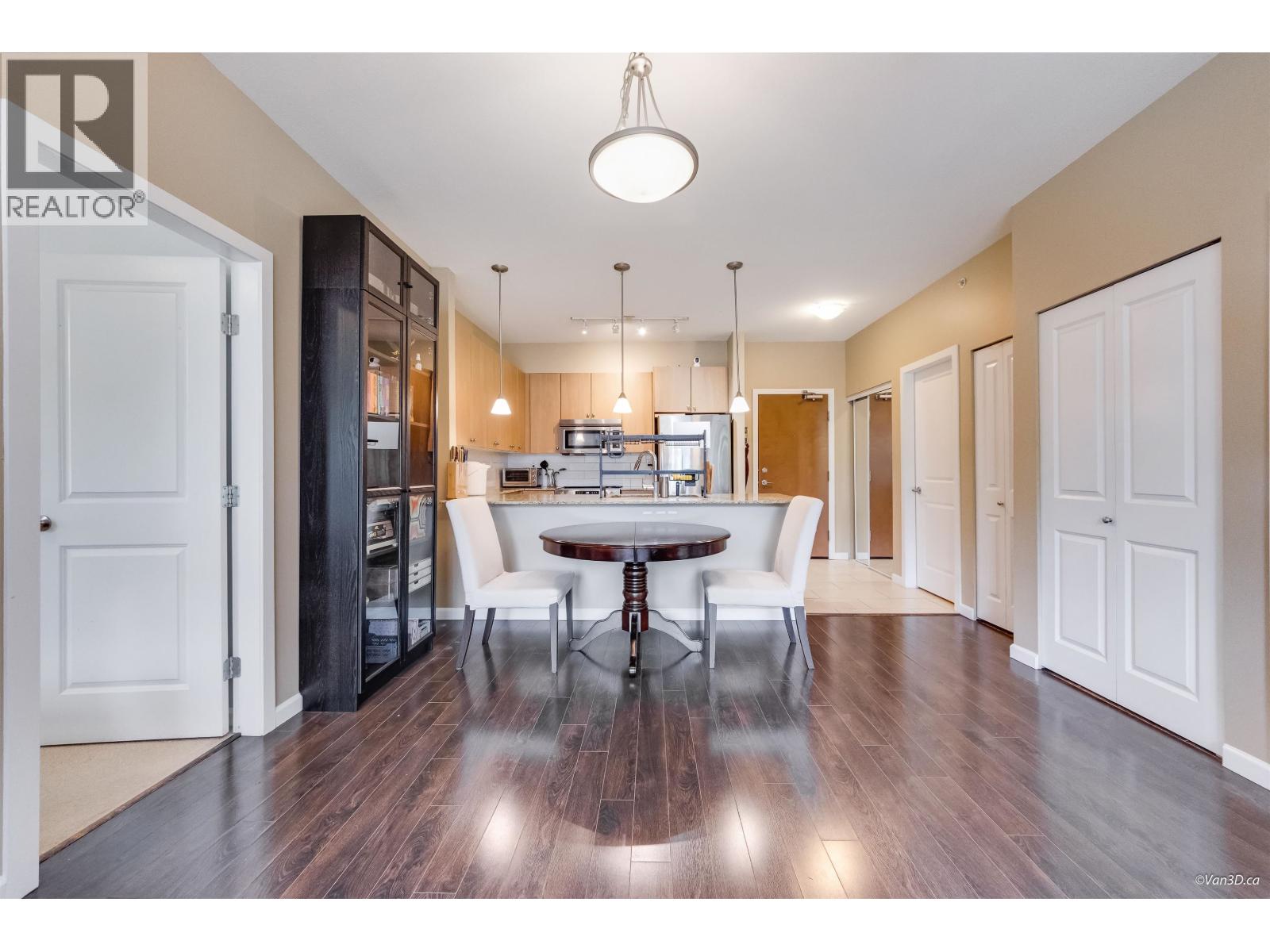 401 275 Ross Drive, New Westminster, British Columbia  V3L 0B6 - Photo 4 - R3150078