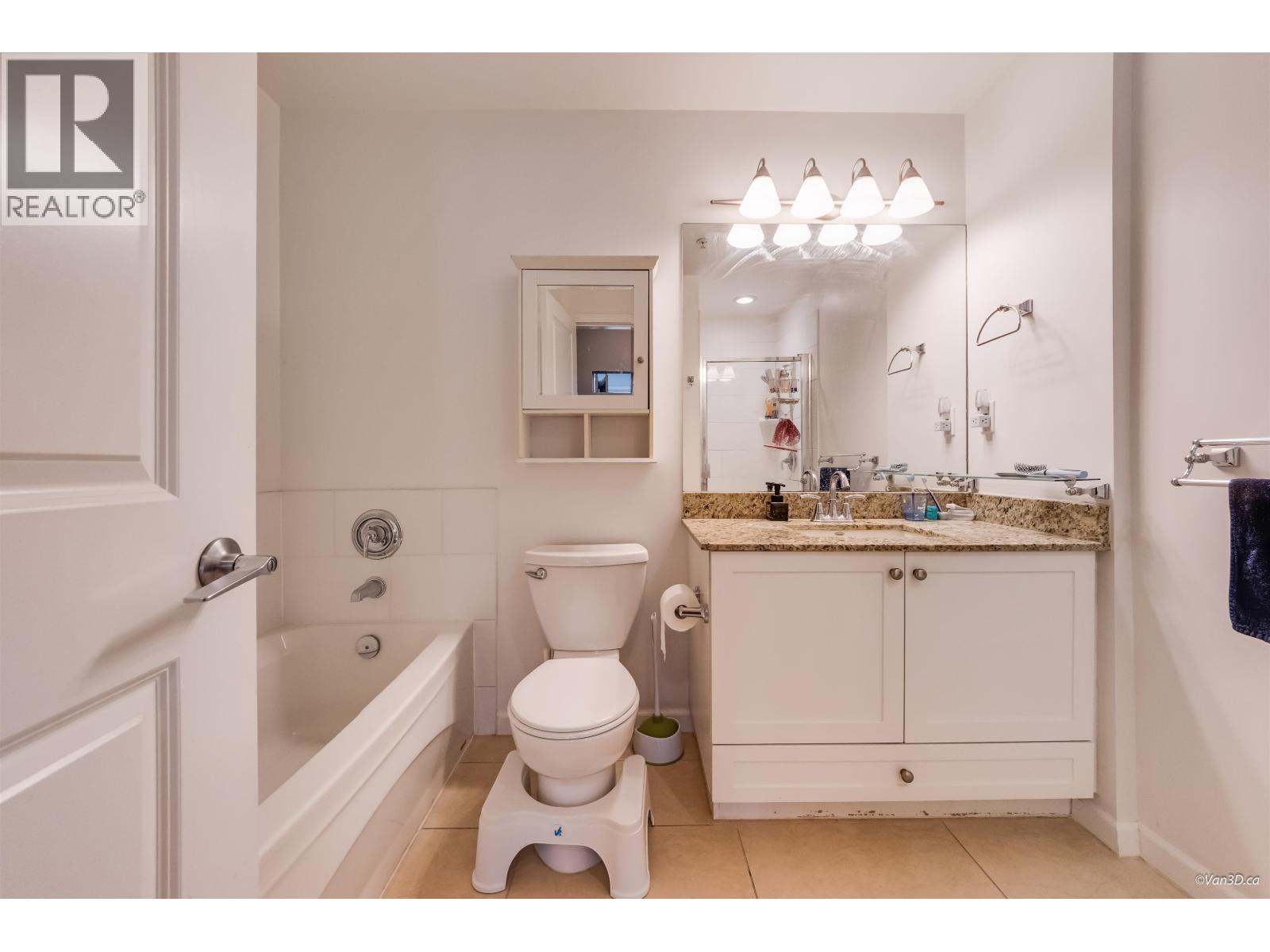 401 275 Ross Drive, New Westminster, British Columbia  V3L 0B6 - Photo 15 - R3150078