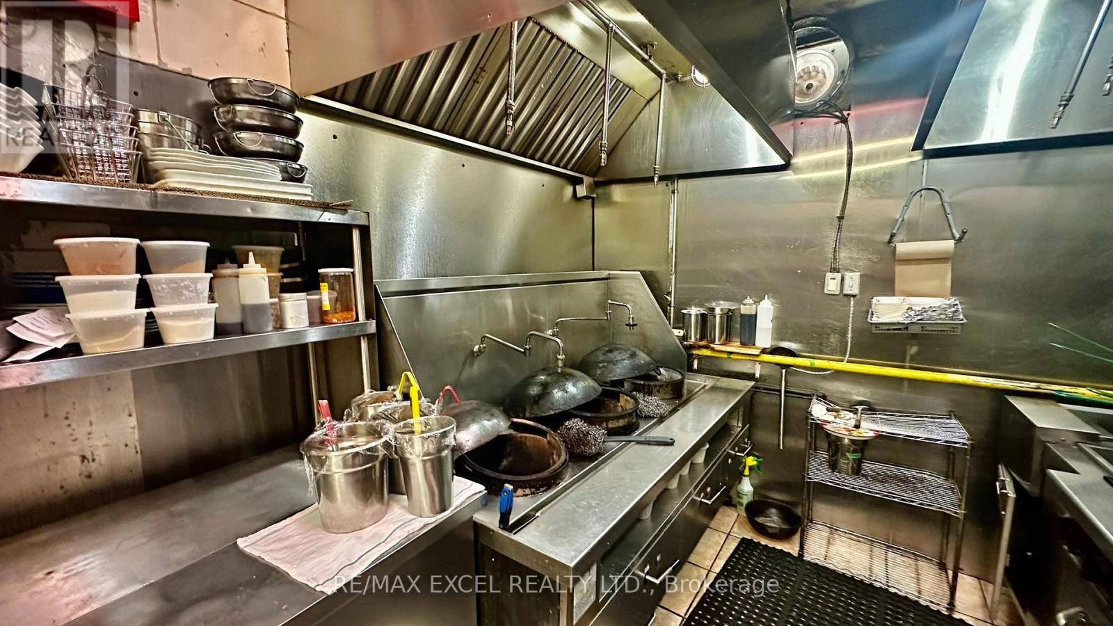 6307 Yonge Street, Toronto, Ontario  M2M 3X7 - Photo 6 - C13622384