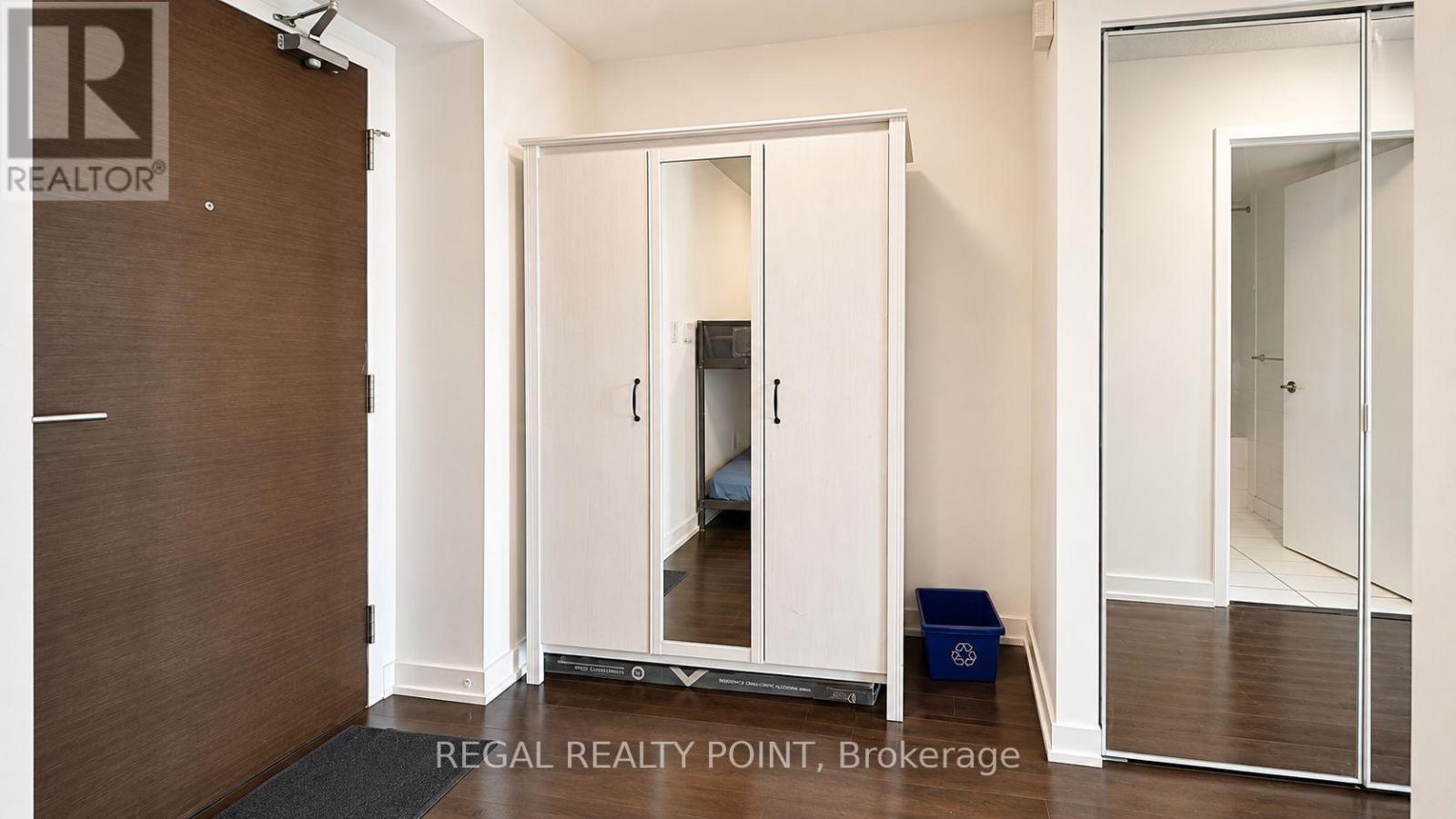 3015 - 21 Iceboat Terrace, Toronto, Ontario M5V 4A9 - Photo 2 - C13622416