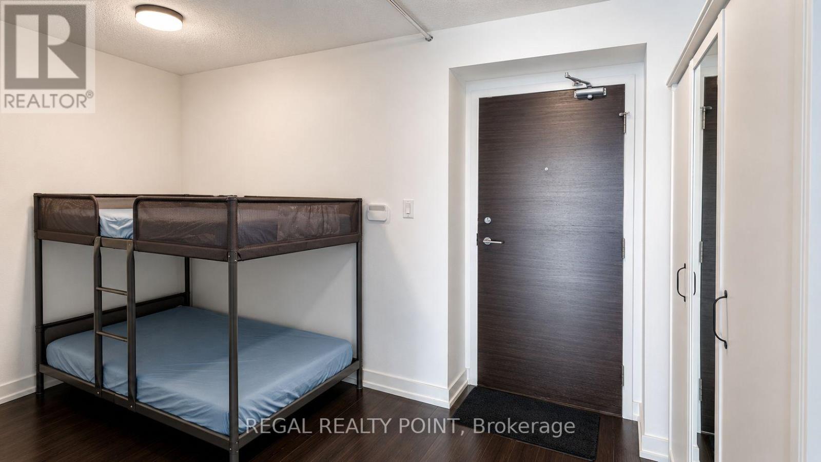 3015 - 21 Iceboat Terrace, Toronto, Ontario M5V 4A9 - Photo 3 - C13622416