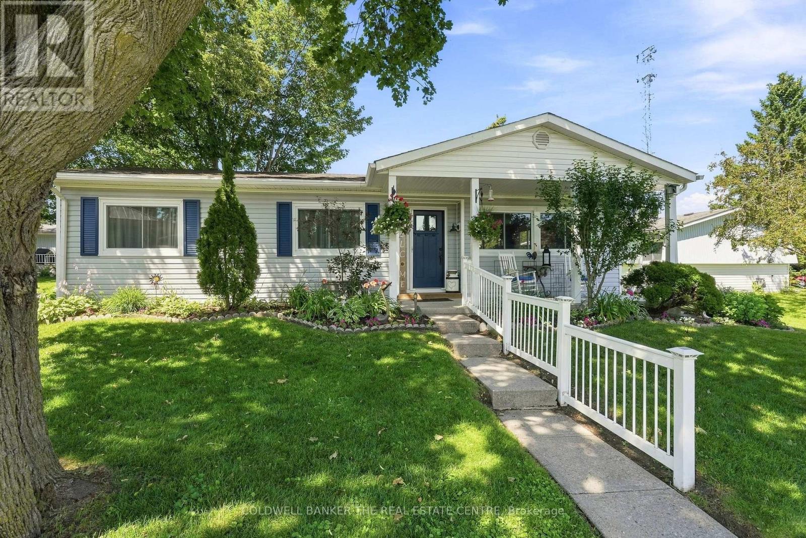22 Western Avenue, Innisfil, Ontario  L9S 1M1 - Photo 1 - N13622436