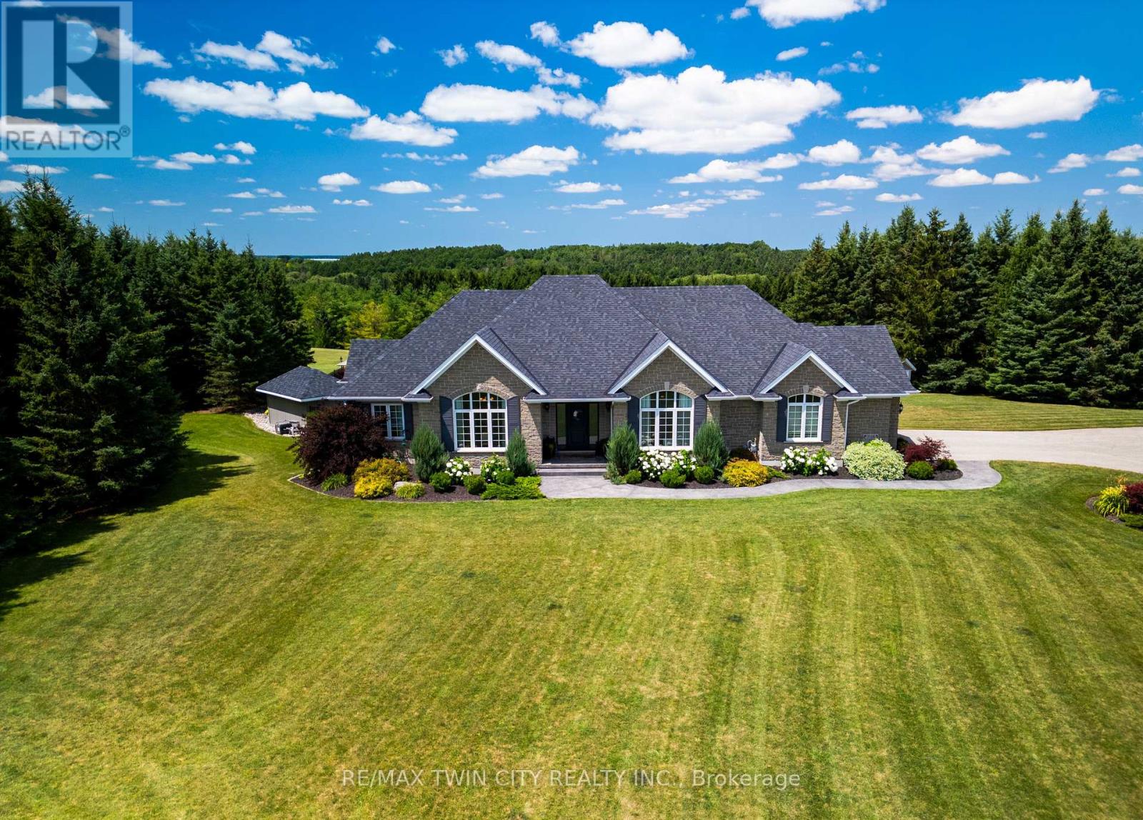 7118 Wellington Rd 11 Road, Mapleton, Ontario  N0G 1P0 - Photo 1 - X13622366