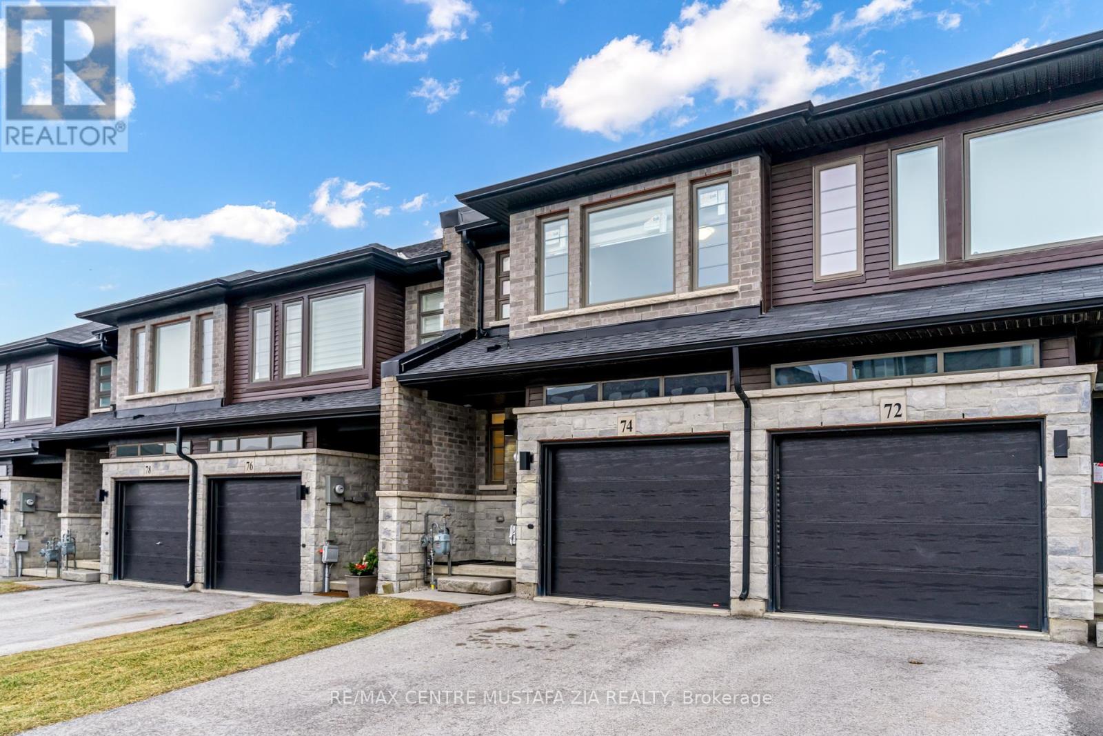 74 Soho Street, Hamilton, Ontario  L8J 0L4 - Photo 2 - X13622370