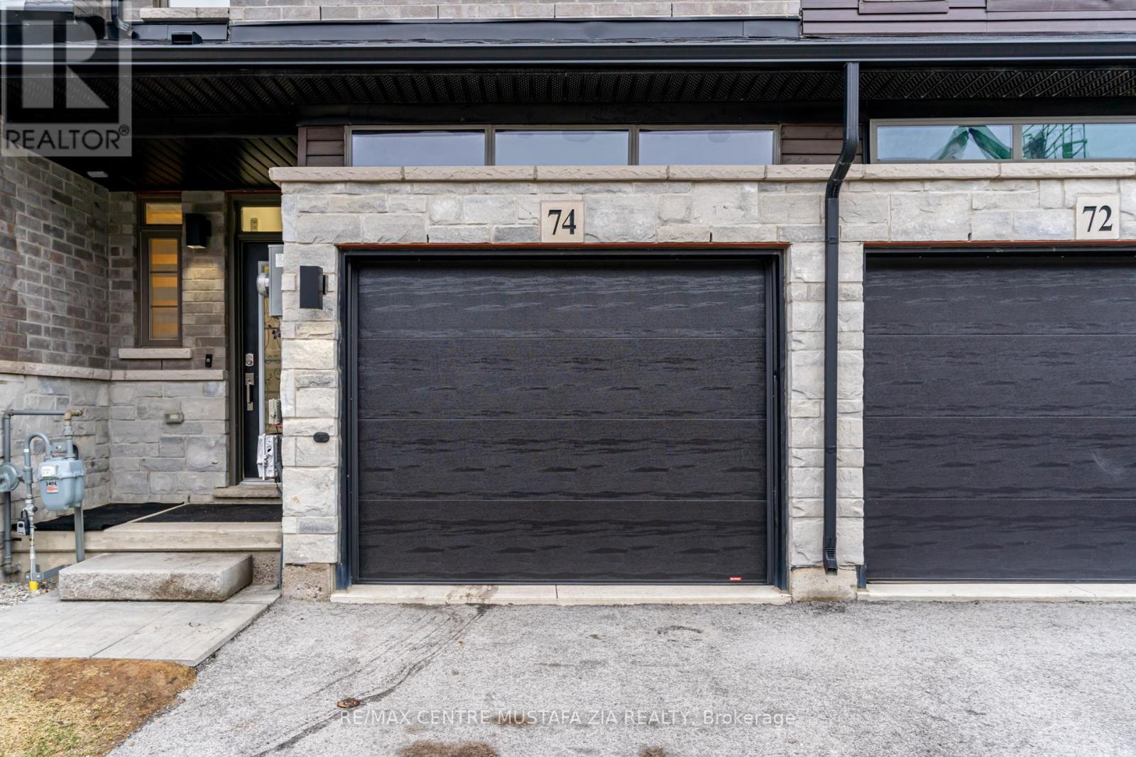 74 Soho Street, Hamilton, Ontario  L8J 0L4 - Photo 3 - X13622370