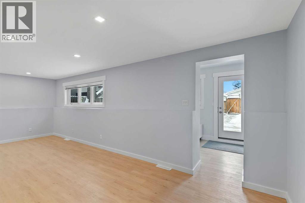 6407 Lombardy Crescent SW, Calgary, Alberta  T3E 5R3 - Photo 18 - A2332874