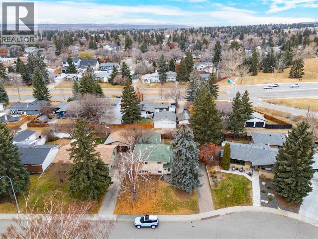 6407 Lombardy Crescent SW, Calgary, Alberta  T3E 5R3 - Photo 33 - A2332874