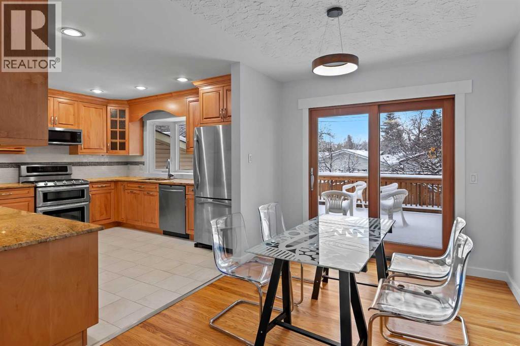 6407 Lombardy Crescent SW, Calgary, Alberta  T3E 5R3 - Photo 12 - A2332874
