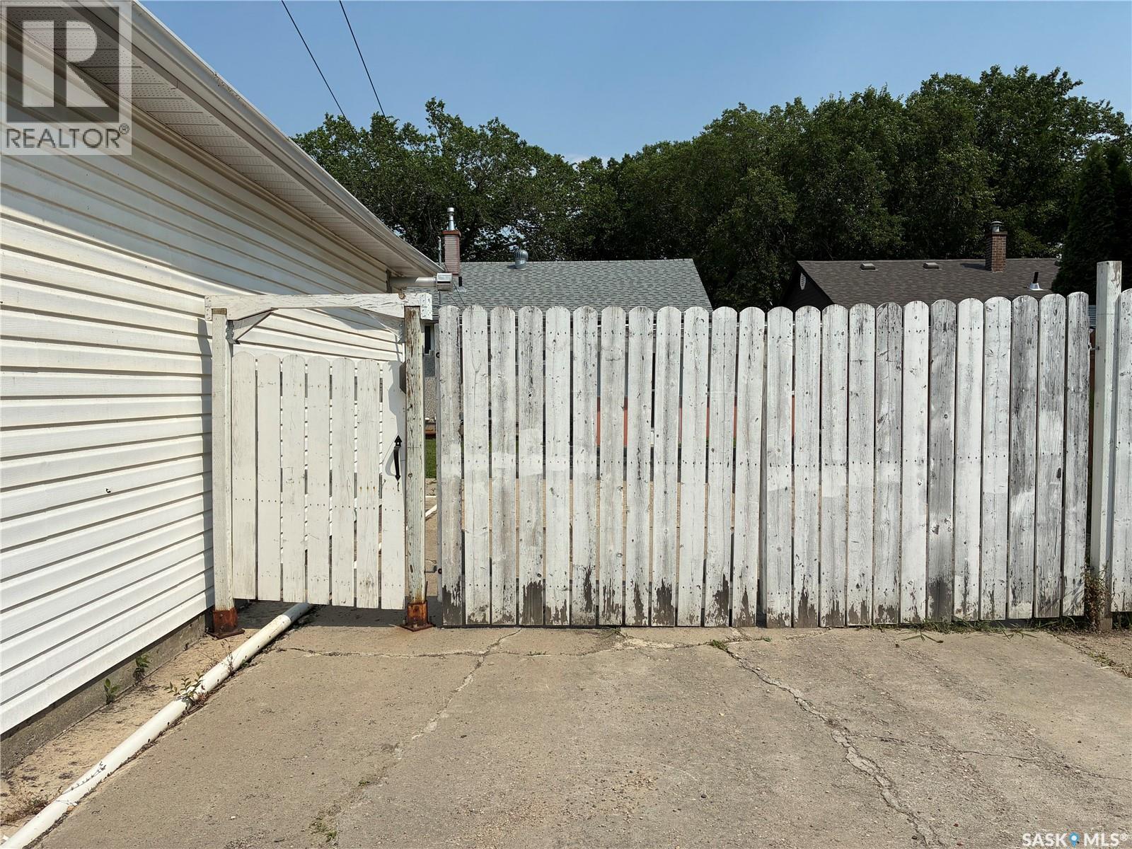 258 Rose Street N, Regina, Saskatchewan  S4R 2Y2 - Photo 12 - SK044083