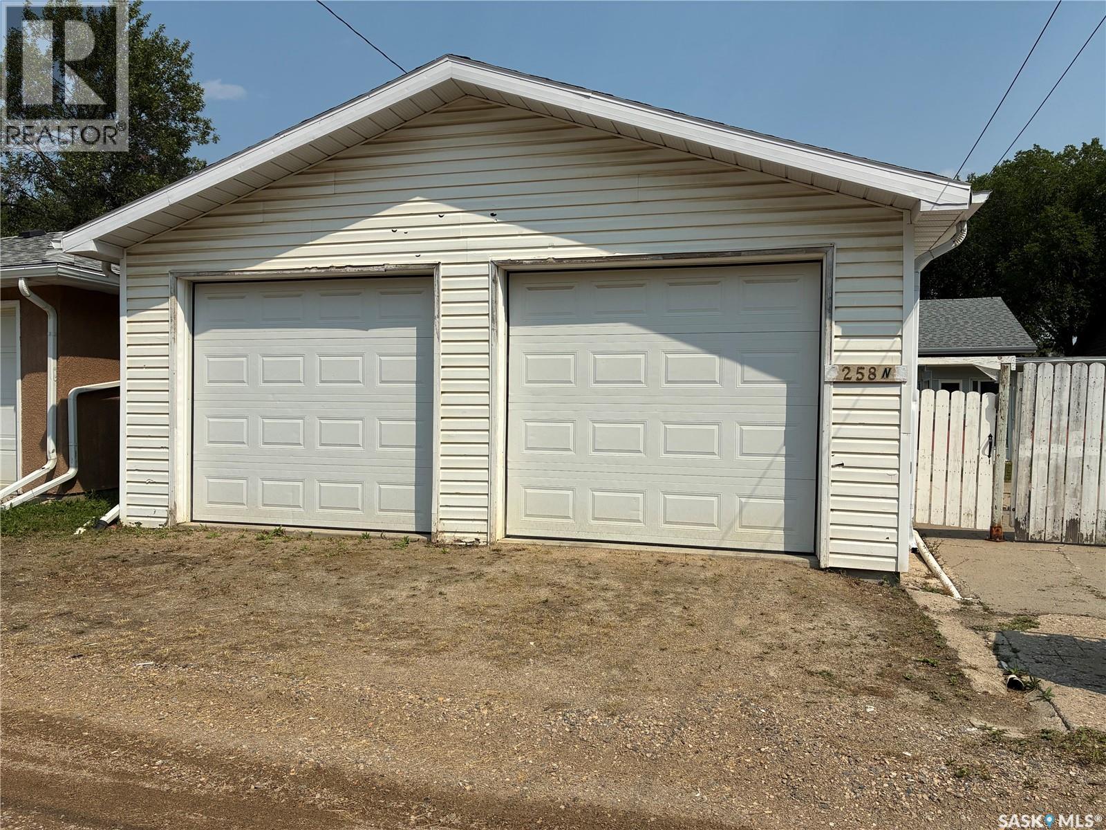 258 Rose Street N, Regina, Saskatchewan  S4R 2Y2 - Photo 4 - SK044083