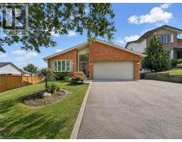 6 LANARK Crescent, Kitchener, Ontario