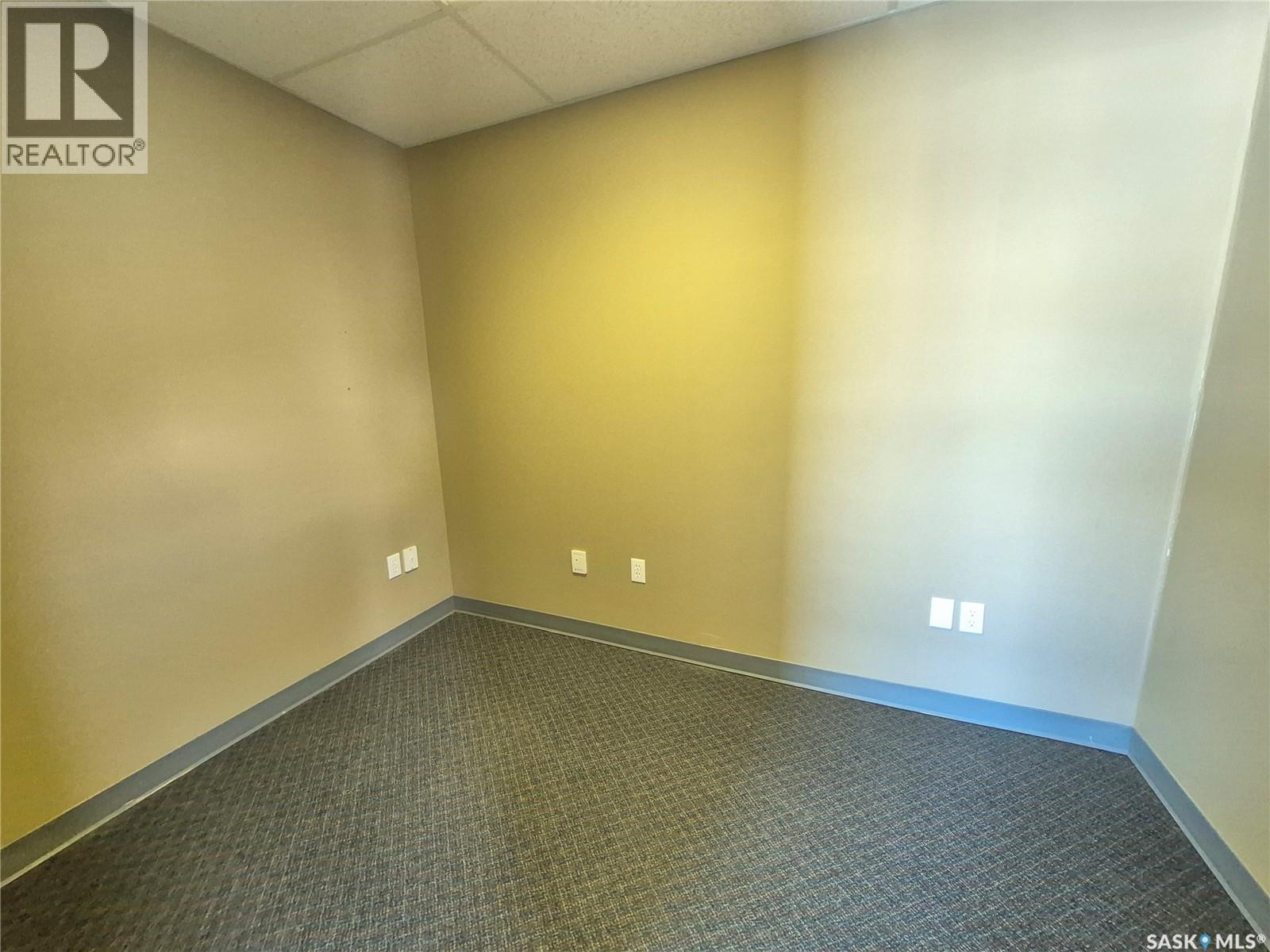 24 12th Street NE, Weyburn, Saskatchewan  S4H 1K2 - Photo 4 - SK029262