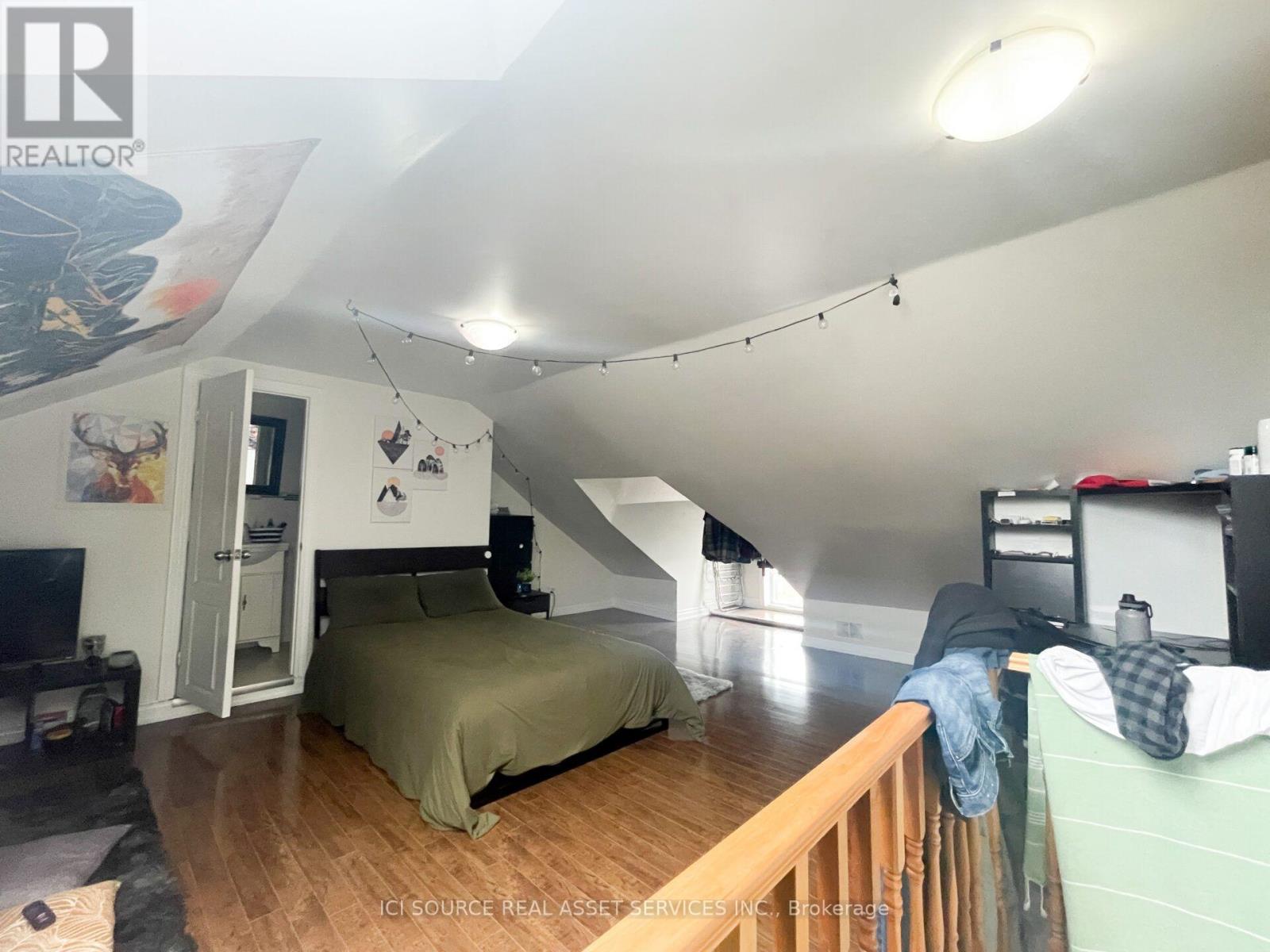 2nd & 3rd Floor - 167 Markham Street, Toronto, Ontario  M6J 2G7 - Photo 12 - C13622644