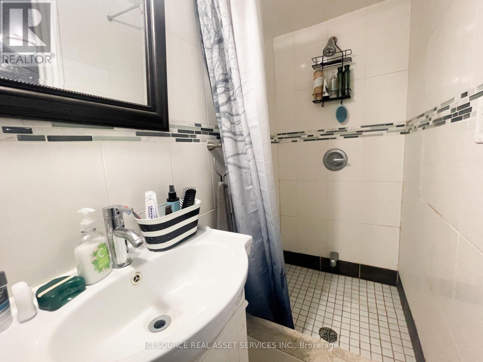2nd & 3rd Floor - 167 Markham Street, Toronto, Ontario  M6J 2G7 - Photo 14 - C13622644