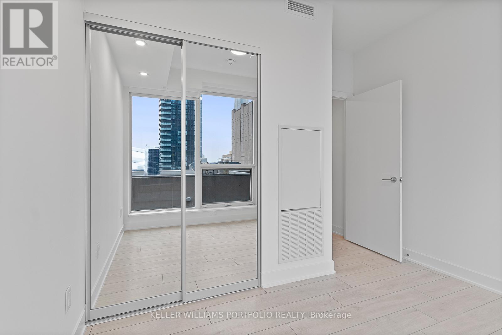 1408 - 15 Mercer Street, Toronto, Ontario  M5V 0T8 - Photo 10 - C13622654