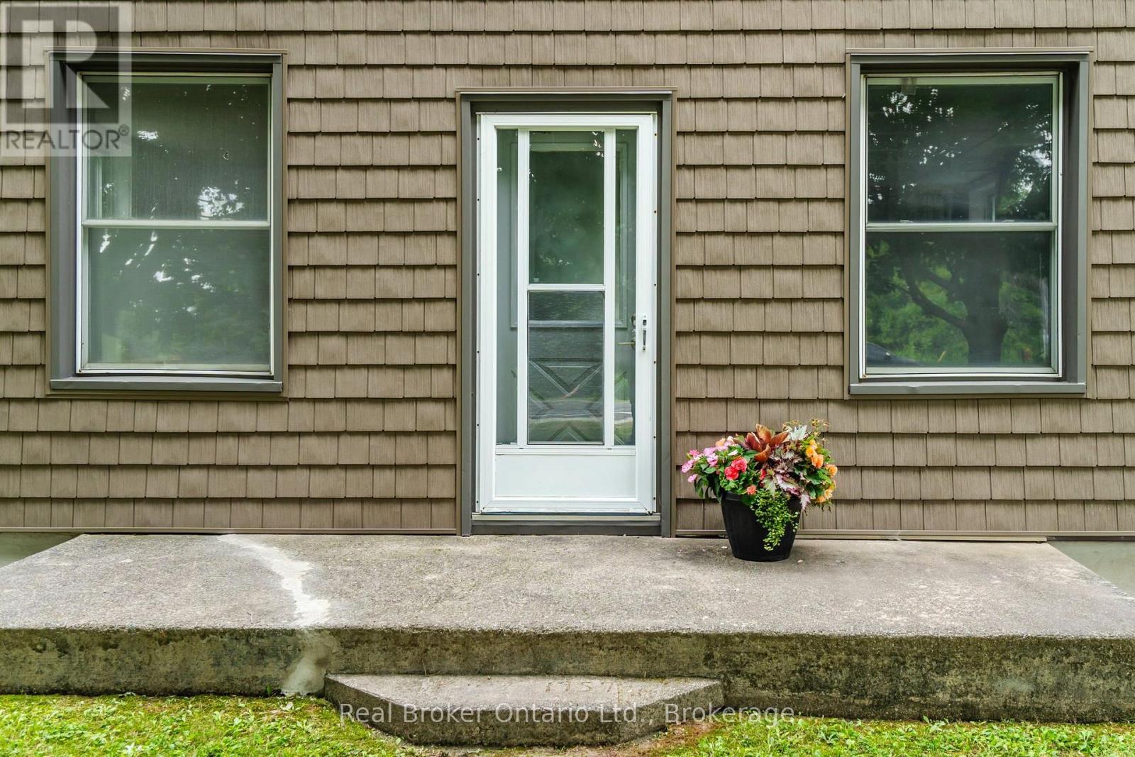 44 Balm Beach Road W, Tiny, Ontario  L9M 1R2 - Photo 3 - S13622646