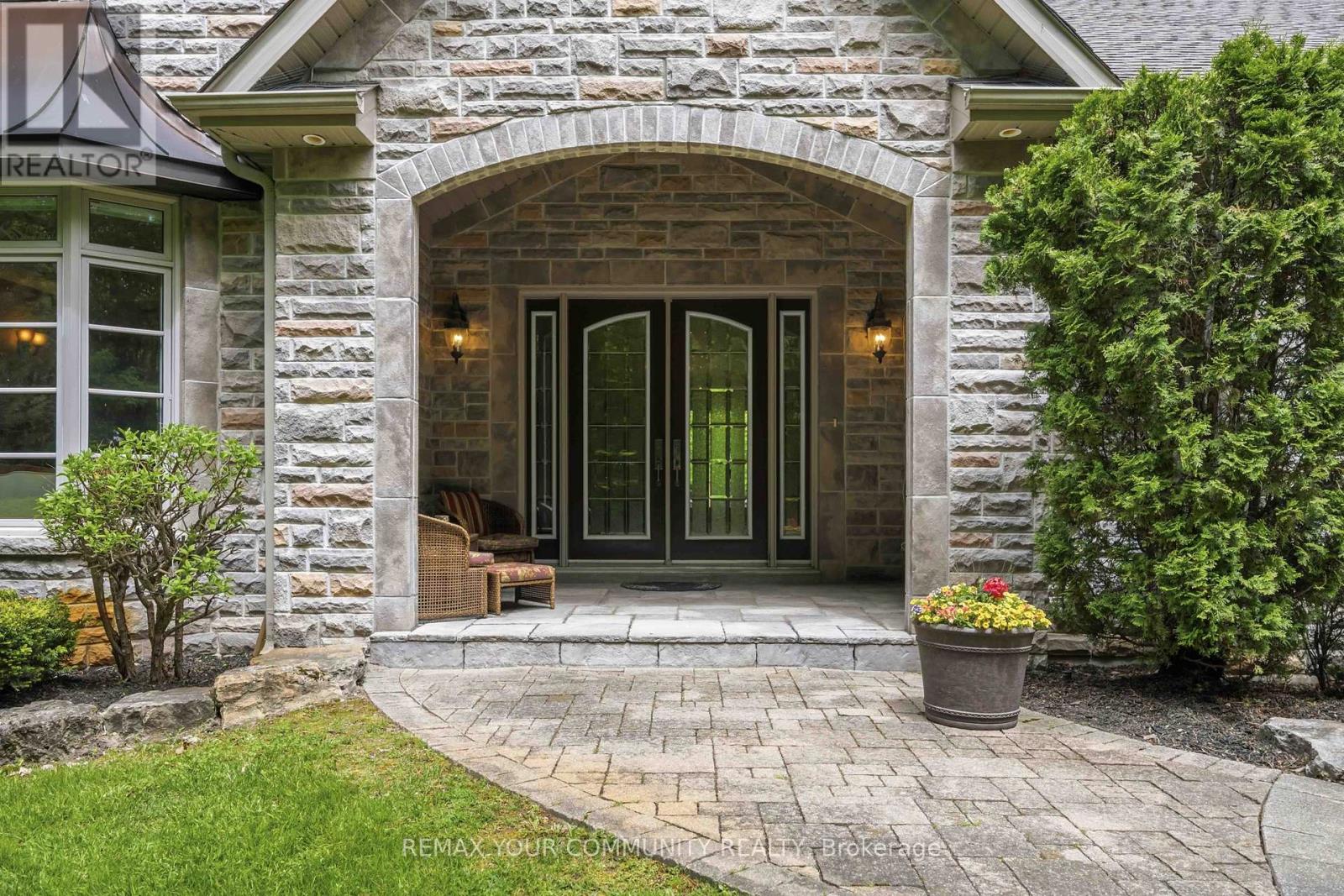 46 Lake Woods Drive, Whitchurch-Stouffville, Ontario  L4A 1P1 - Photo 6 - N13622574