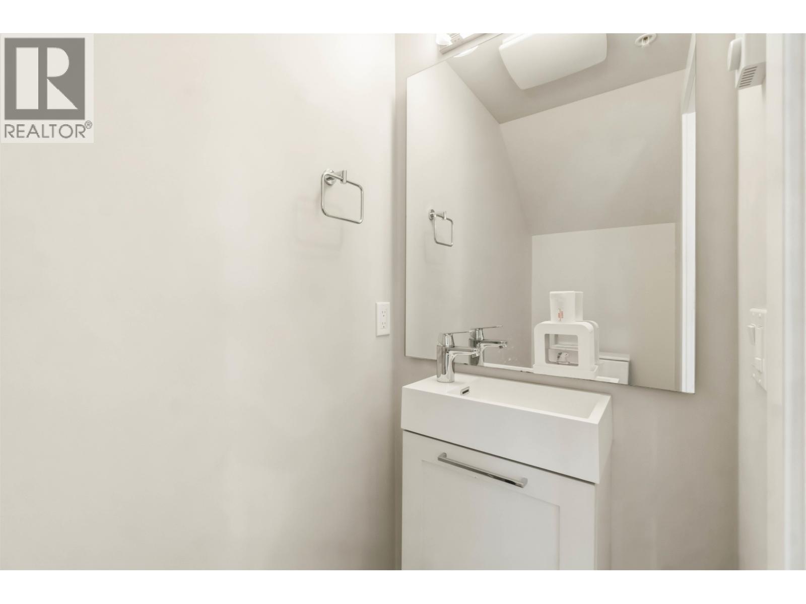 5 5142 Canada Way, Burnaby, British Columbia V5E 0C3 - Photo 25 - R3137489