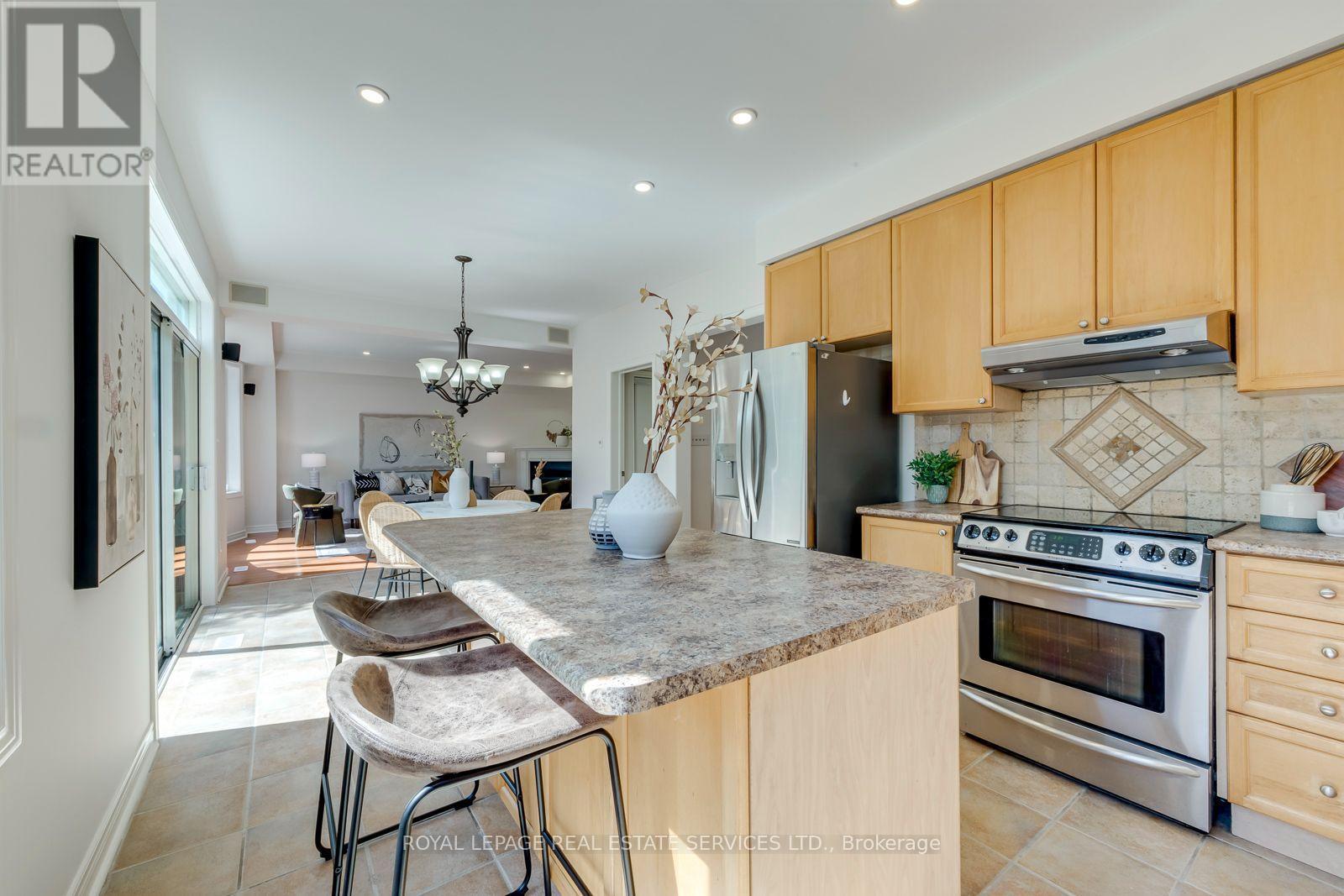 2116 Blackforest Crescent, Oakville, Ontario  L6M 4T6 - Photo 18 - W13622624