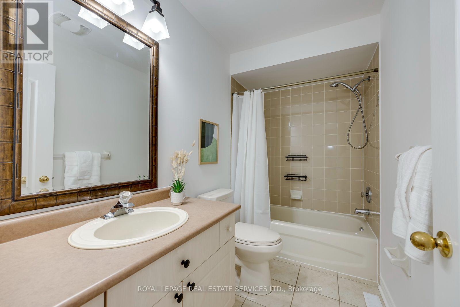 2116 Blackforest Crescent, Oakville, Ontario  L6M 4T6 - Photo 35 - W13622624