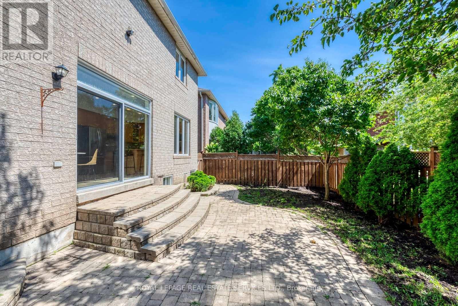 2116 Blackforest Crescent, Oakville, Ontario  L6M 4T6 - Photo 45 - W13622624