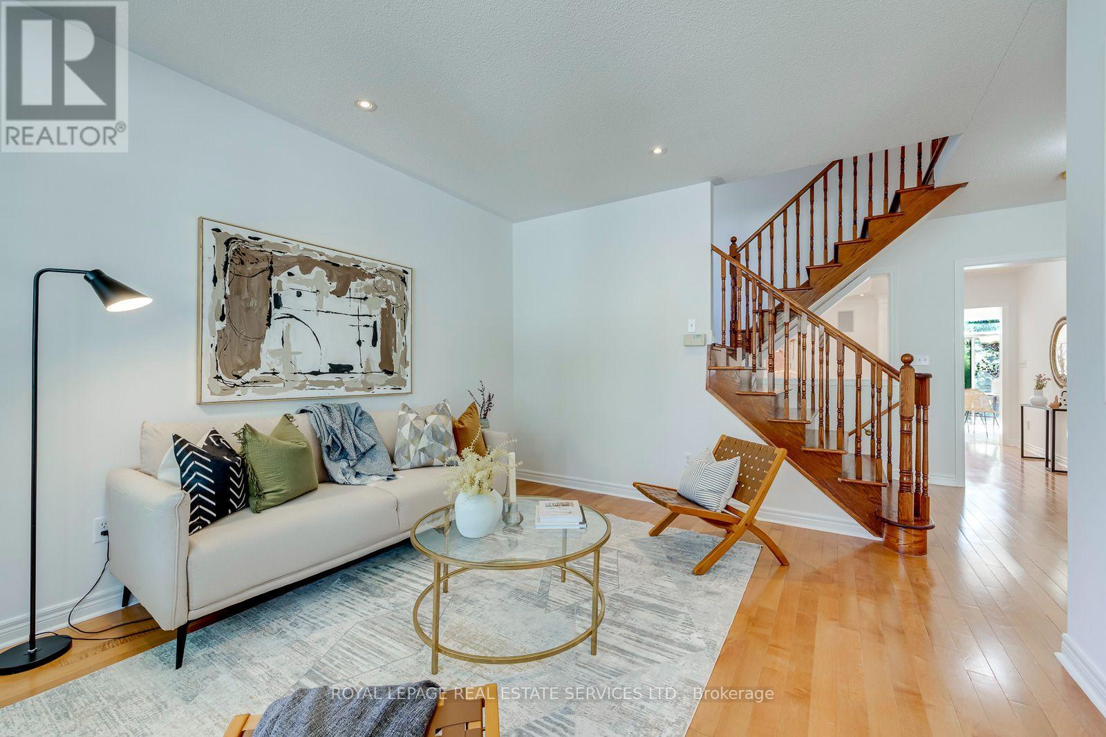 2116 Blackforest Crescent, Oakville, Ontario  L6M 4T6 - Photo 6 - W13622624
