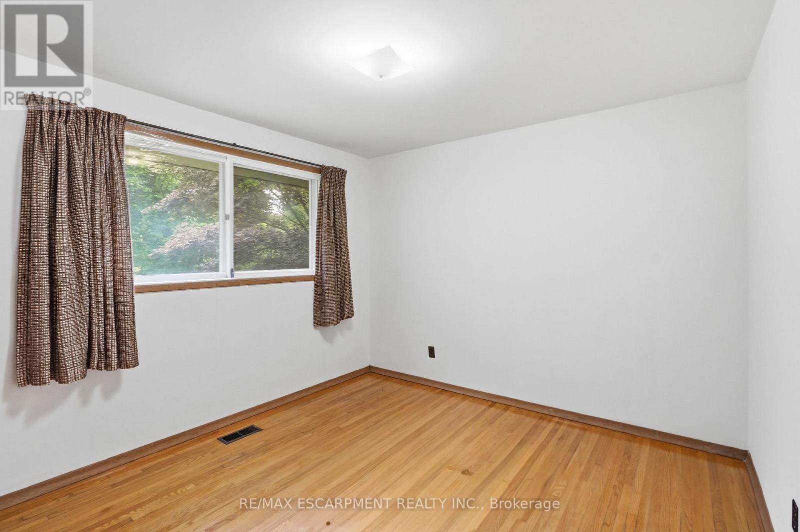 44 Mcdonald Court, Hamilton, Ontario  L9H 7C4 - Photo 13 - X13622506