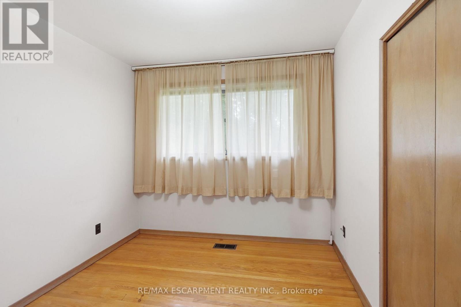44 Mcdonald Court, Hamilton, Ontario  L9H 7C4 - Photo 15 - X13622506
