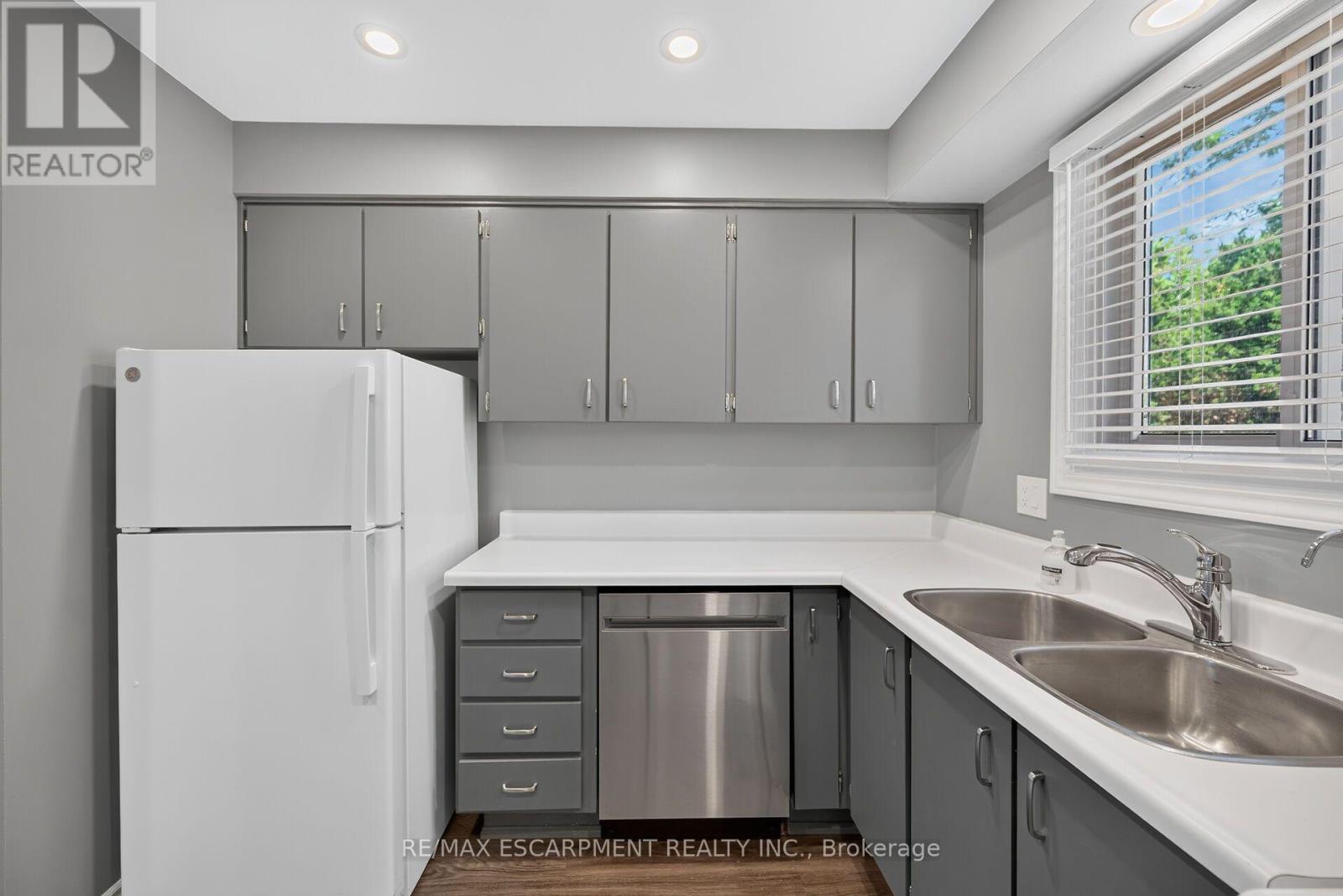 2 - 199 York Road, Hamilton, Ontario  L9H 1M9 - Photo 19 - X13622550