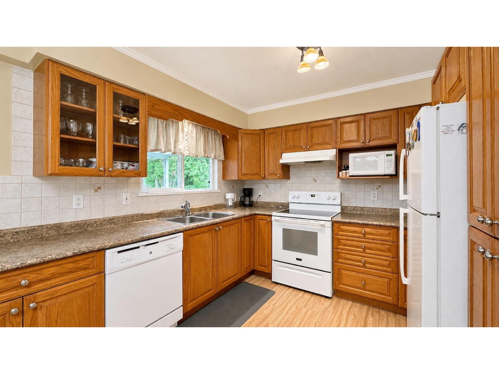 11010 Partridge Crescent, Surrey, British Columbia  V3R 5A8 - Photo 4 - R3130780