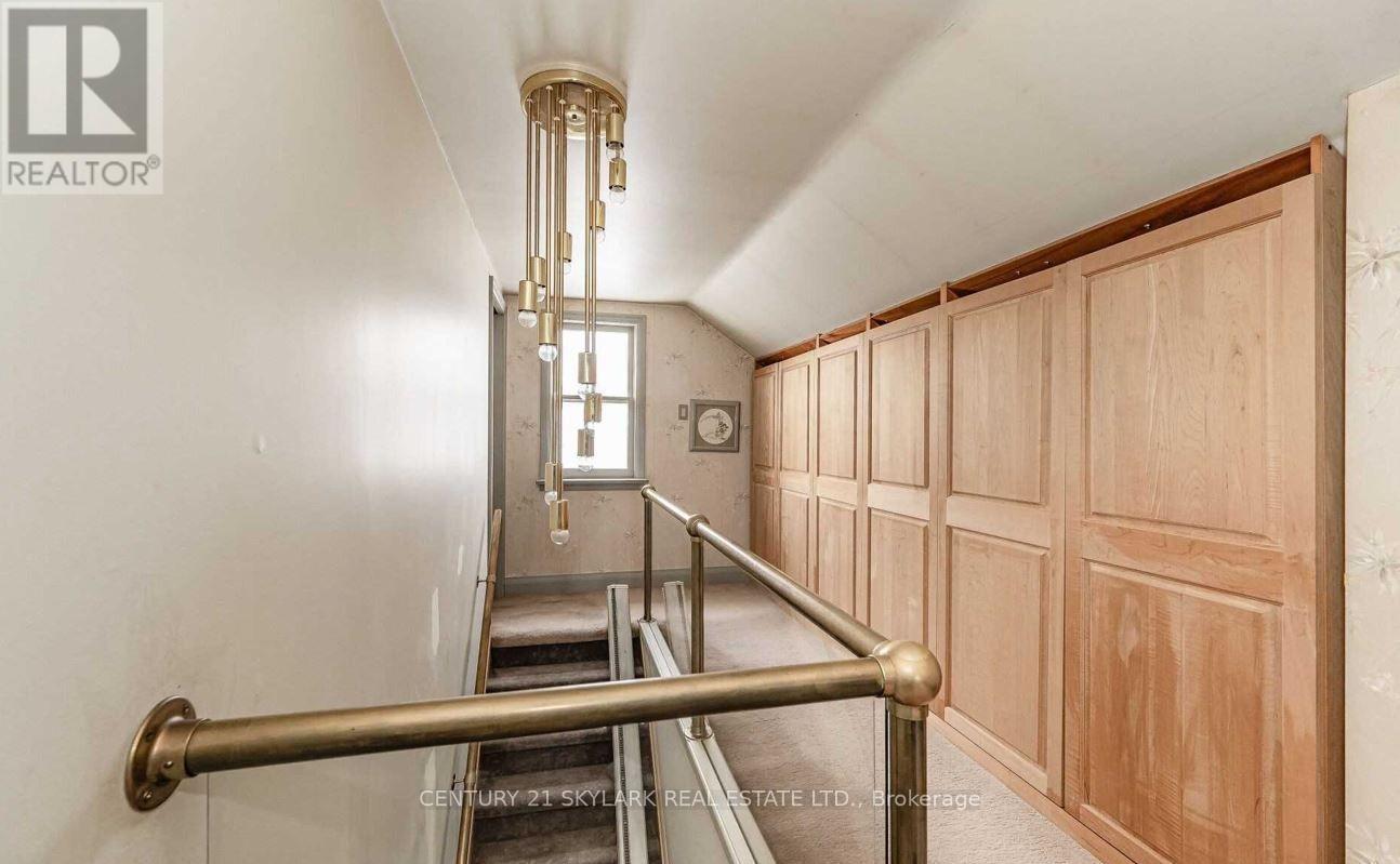 34 Clarence Street, Brampton, Ontario  L6W 1S3 - Photo 4 - W13605738