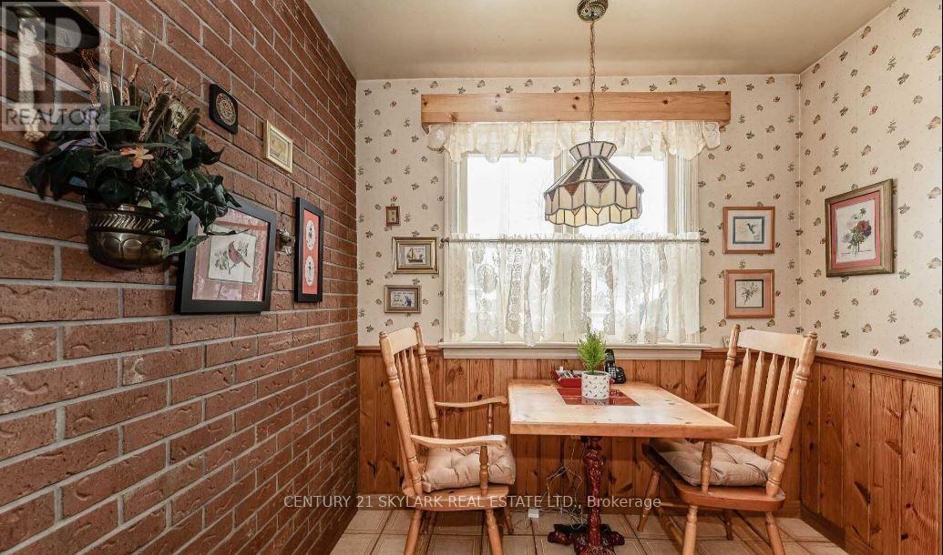 34 Clarence Street, Brampton, Ontario  L6W 1S3 - Photo 11 - W13605738